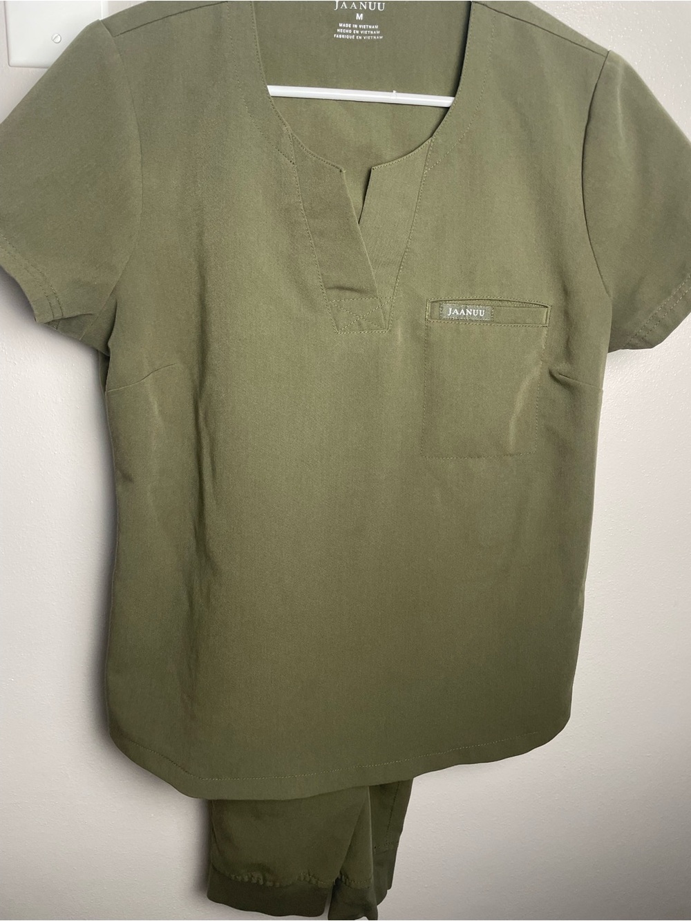 Jaanuu Olive Green Jogger Scrub Set Medium